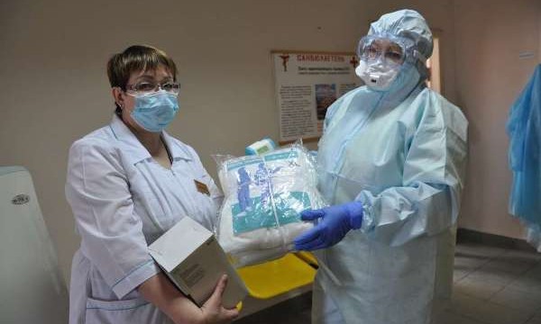 Респираторы, костюмы, стерилизаторы: медиков снабжают средствами защиты для борьбы с инфекцией
