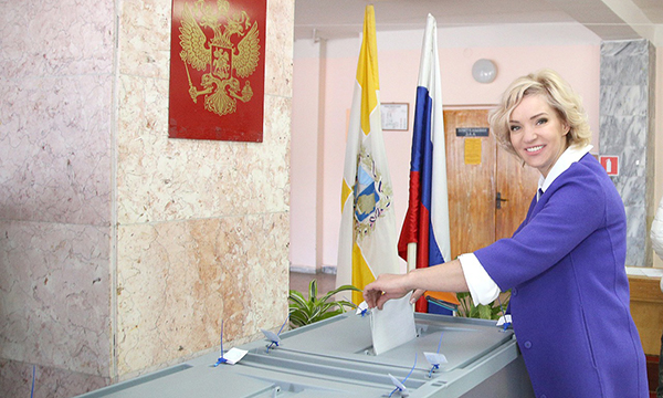 Ольга Казакова отметила высокий организационный уровень выборов и удобную систему голосования