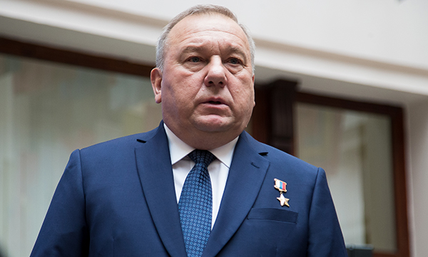 Владимир Шаманов: Более 500 депутатов, сенаторов и чиновников привлечены к сборам офицеров запаса