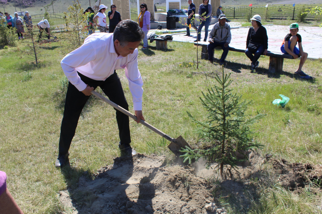 Иван Белеков принял участие в экологической акции в Горно-Алтайске