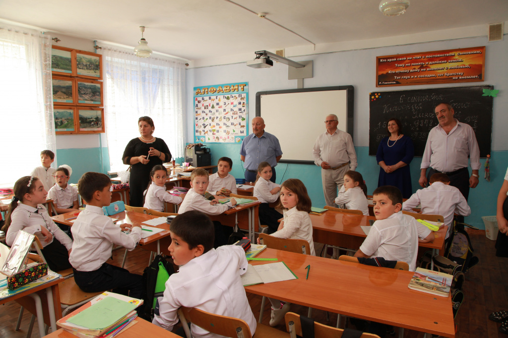 Гаджимет Сафаралиев встретился с учащимися и педагогическим коллективом Ленинкентской школы № 35