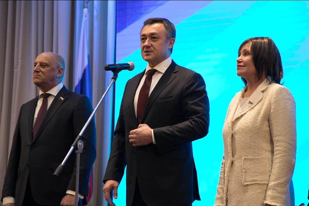 Виктор Пинский принял участие в торжественном собрании в честь 25-летия законодательного собрания Приморья
