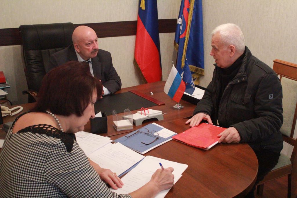 Гаджимет Сафаралиев провёл приём граждан в региональной общественной приёмной «ЕДИНОЙ РОССИИ» в Республике Дагестан