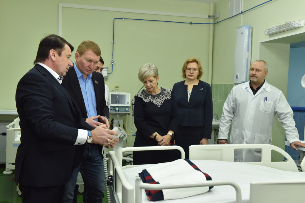 Алексей Канаев посетил паллиативное отделение в Череповецкой городской больнице