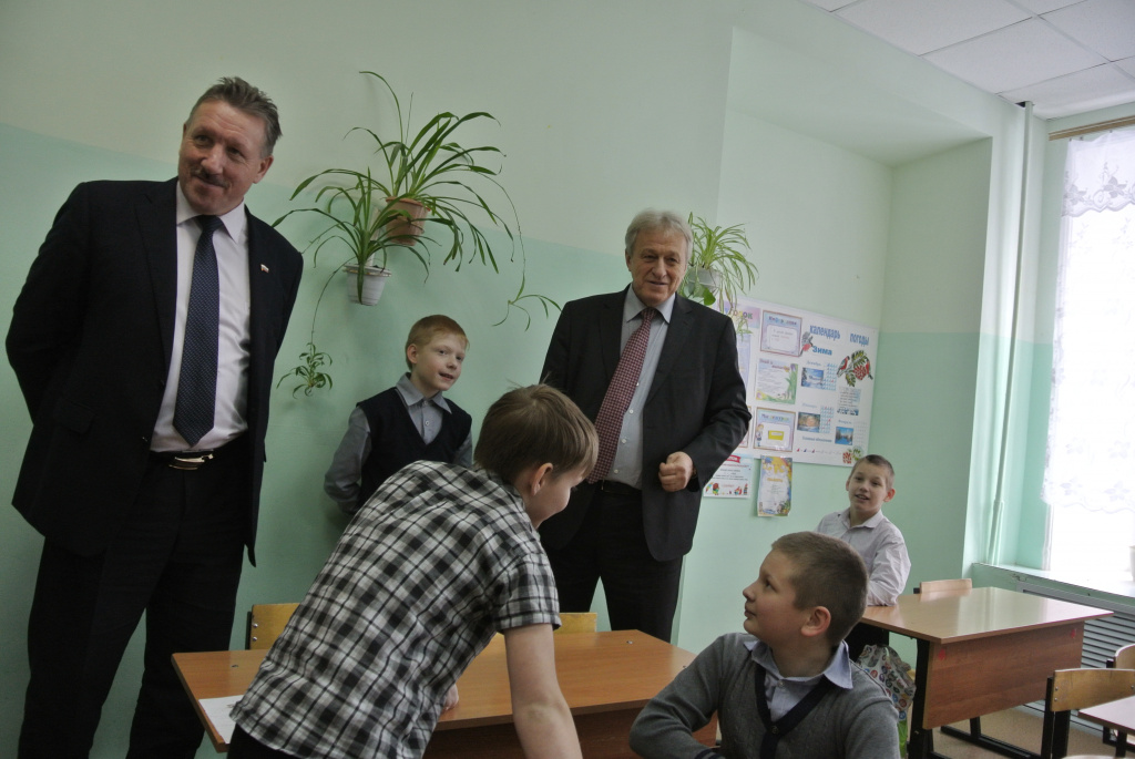 Юрий Смирнов ознакомился с работой специализированных образовательных учреждений Вичугского района