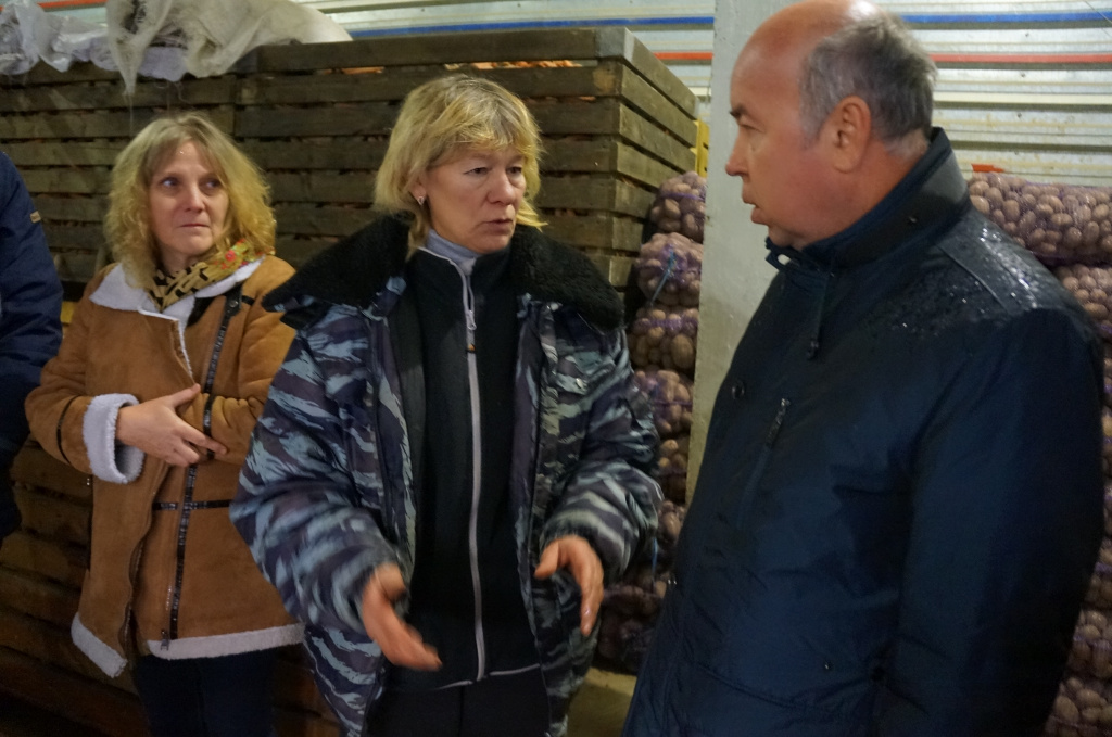 Валерий Иванов в ходе визита в Ивановскую область посетил крестьянское хозяйство «Нива»