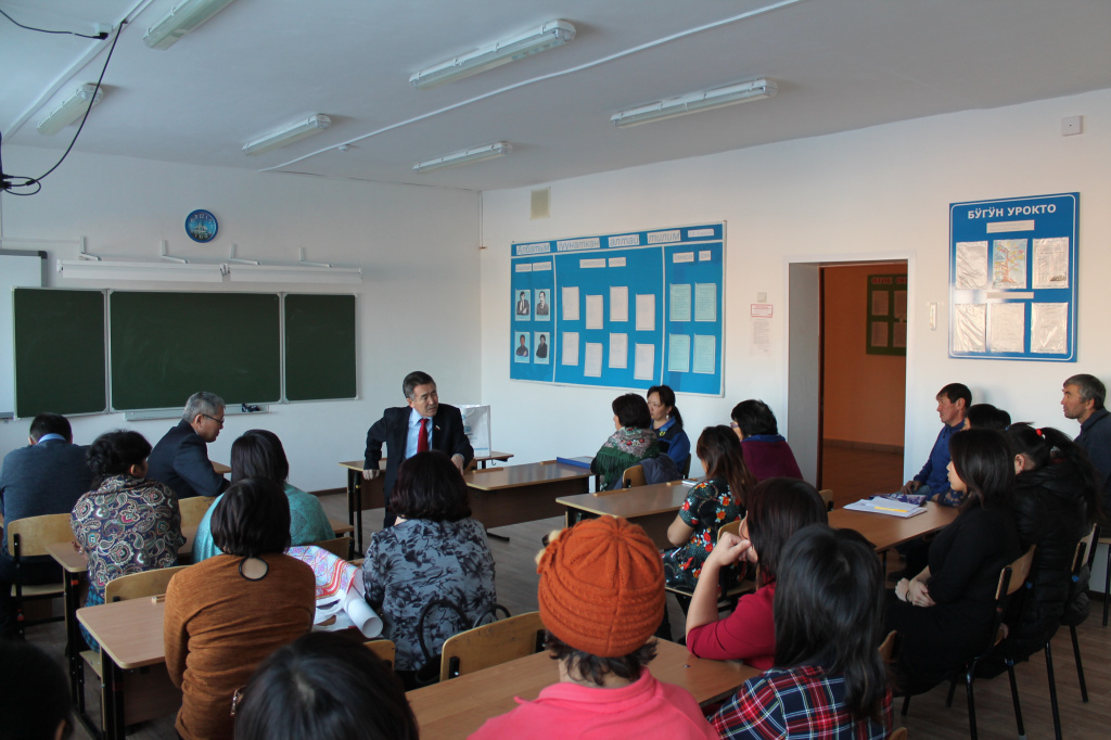 Иван Белеков обсудил с учителями Ининской средней школы вопрос завершения строительства пришкольного интерната