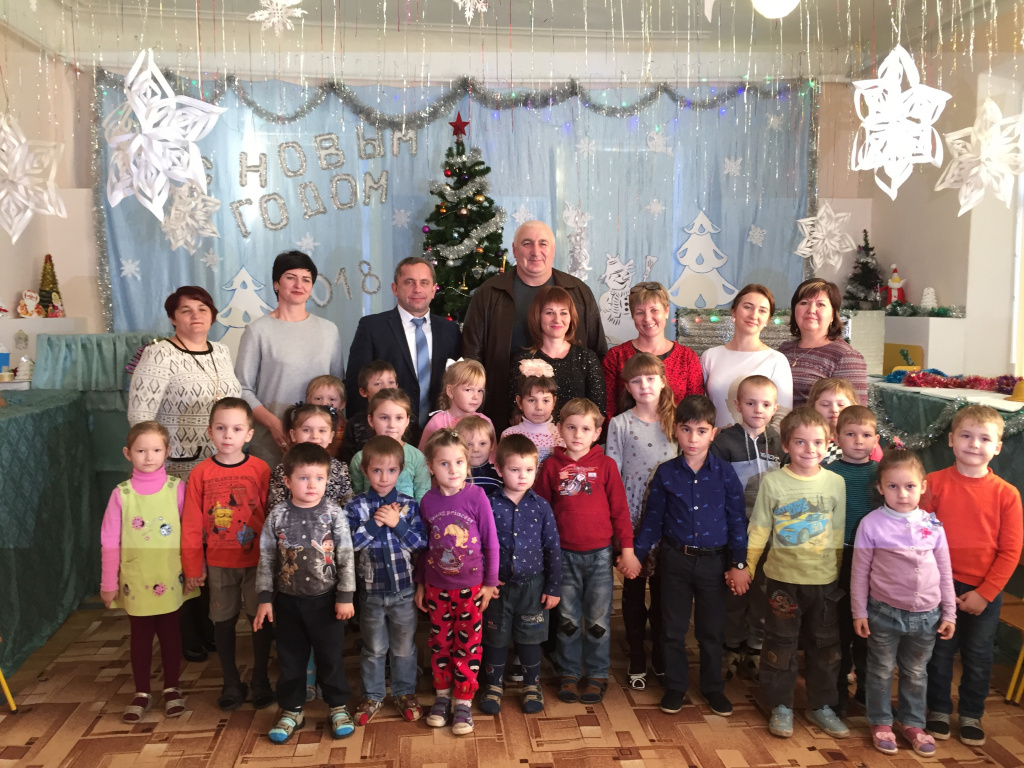 Мурат Хасанов посетил детский сад в станице Келермесская Республики Адыгея