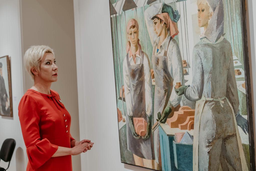 Ольга Павлова приняла участие в открытии выставки произведений советских художников «Слава труду!»