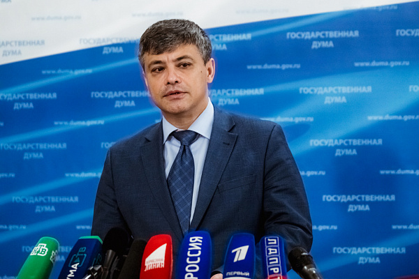 Дмитрий Морозов: Мы продолжаем законодательную работу по повышению статуса врача