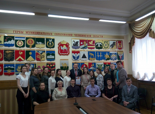 Андрей Барышев пригласил на встречу лучших учеников Уйского района