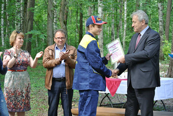 Юрий Смирнов встретился с участниками молодежных трудовых отрядов