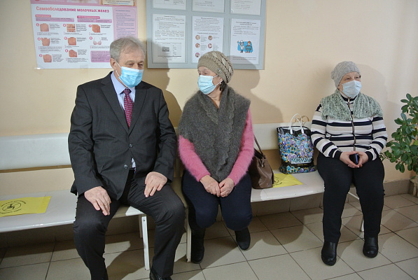 Юрий Смирнов: В условиях пандемии особенно важно качество медицинского обслуживания населения