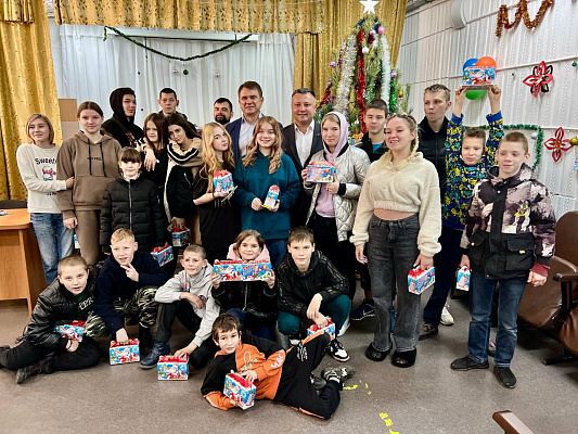  Депутаты «Единой России» поздравляют детей участников СВО с наступающими праздниками
