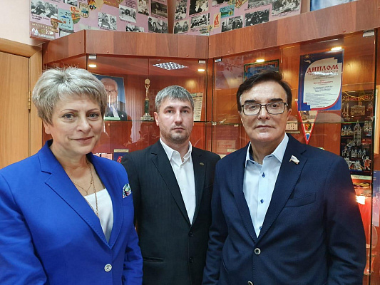 Александр Максимов встретился с активом молодежного парламента города Осинники