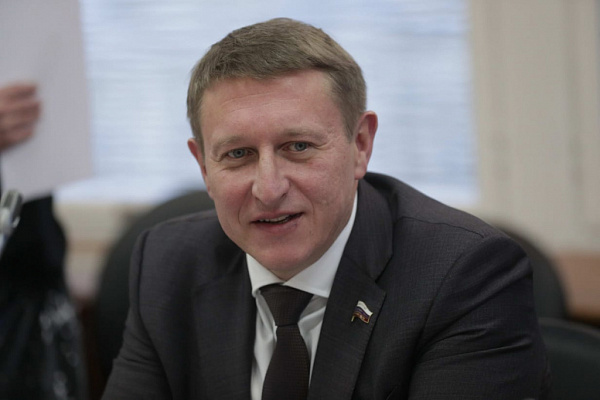 Дмитрий Скриванов: Внедрение гарантированного пенсионного плана следует обсудить на парламентских слушаниях