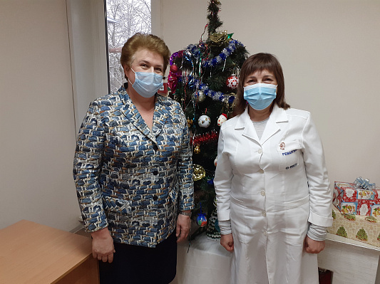Ольга Окунева поздравила смоленских медиков с новогодними праздниками