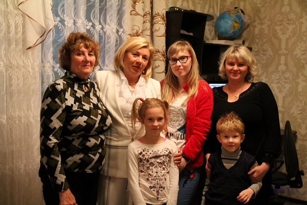 Наталия Пилюс поздравила многодетные семьи с Днем знаний