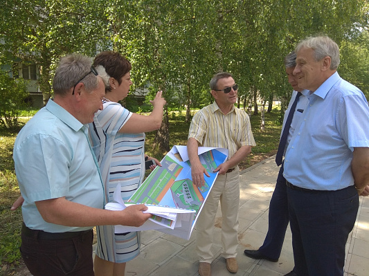 Юрий Смирнов проверил ход реализации партпроекта «Городская среда» в Вичуге