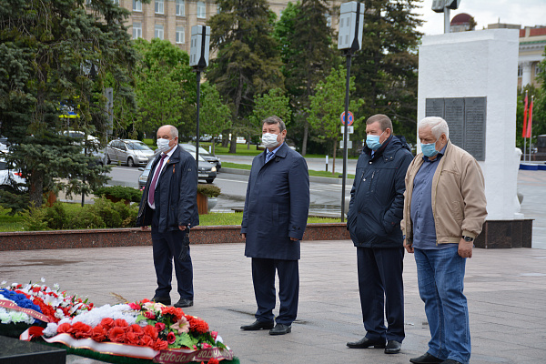 Валерий Скруг накануне Дня Победы почтил память героев 