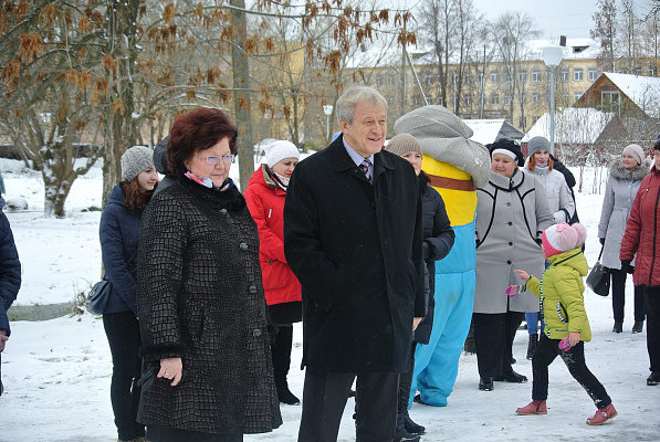 Юрий Смирнов открыл парк в Комсомольске, благоустроенный в рамках партпроекта «ЕДИНОЙ РОССИИ»