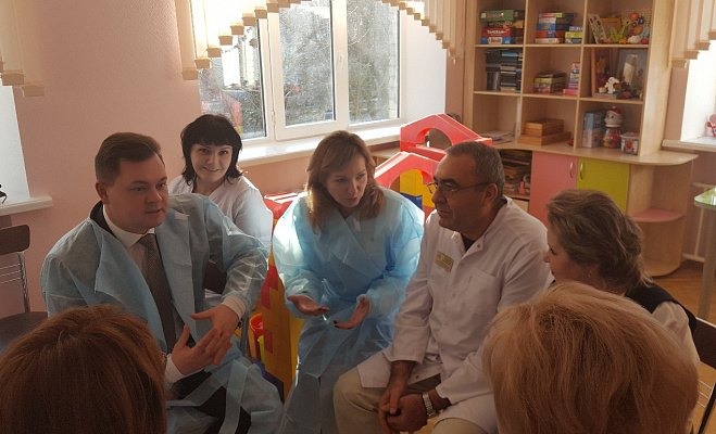 Лариса Тутова провела межведомственную рабочую встречу по развитию госпитальной педагогики в регионах 