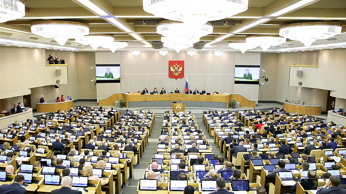 Законопроект об обязанности угонщиков возмещать ущерб за порчу авто рассмотрен Госдумой во втором чтении