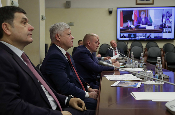 Василий Пискарев предложил рассмотреть вопрос о создании в парламентах государств–членов ОДКБ рабочих органов по противодействию внешнему вмешательству