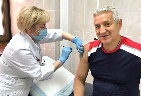 Леонид Огуль сделал прививку от коронавируса
