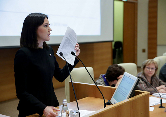 Алена Аршинова: В штат образовательных учреждений необходимо вернуть медработников