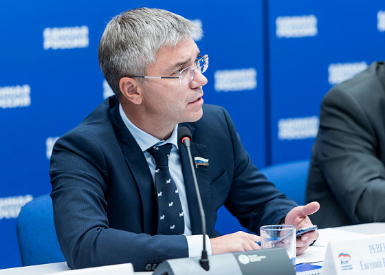 Евгений Ревенко: Еврокомиссии следует в первую очередь разобраться с потоком лжи, которая публикуется в западной прессе