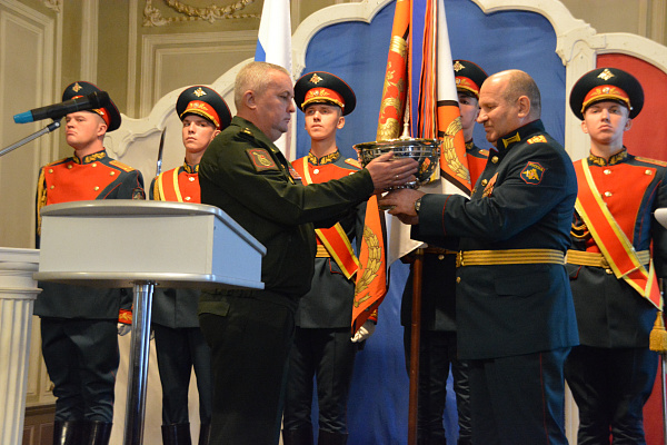 Алексей Хохлов поздравил шуйских ракетчиков с вручением Полковой Чаши 
