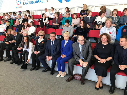 Рима Баталова приветствовала участников Сибирского форума юных паралимпийцев 