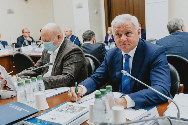 Владимир Плотников: Принятый закон – реальная практическая мера по возрождению российских сел