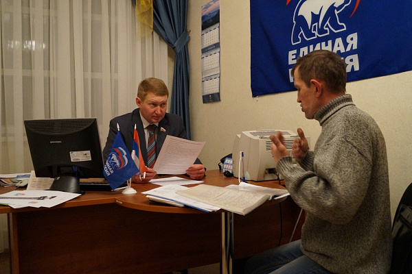 Алексей Канаев провел личный прием граждан в Вожеге