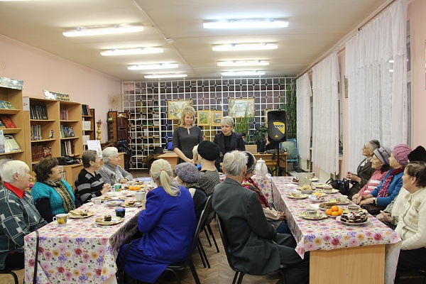 Ирина Гусева поздравила ветеранов города Волжский с наступающей годовщиной  победы под Сталинградом