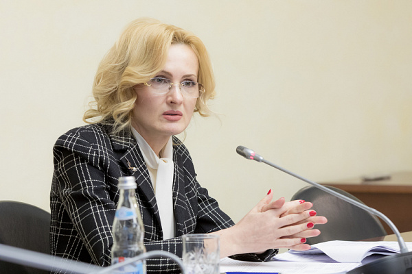 Законопроект о дополнительном образовании для женщин в декрете поддержан комитетом Госдумы