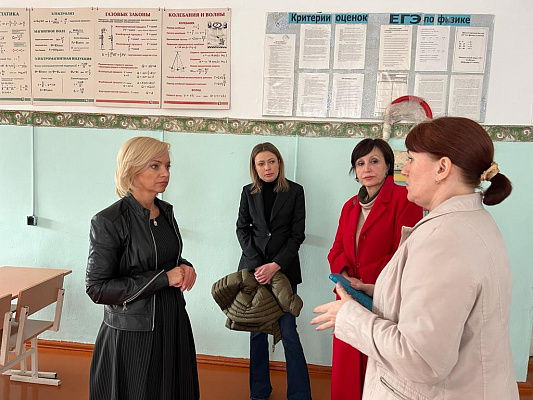 Ольга Казакова побывала в школах Ставропольского края, в которых в 2023 году проведут ремонт