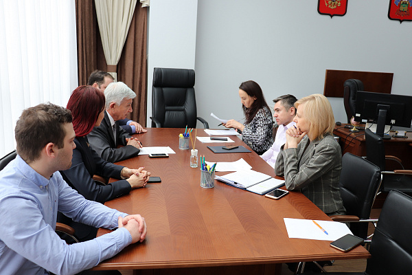 Владимир Евланов обсудил развитие Краснодарского края с министром экономики региона  