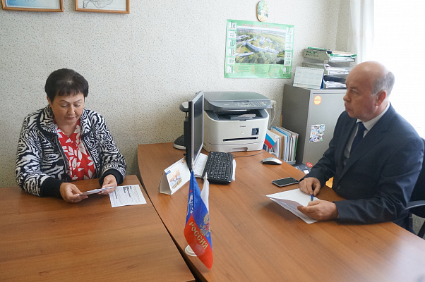 Валерий Иванов провел прием граждан в Костромской области