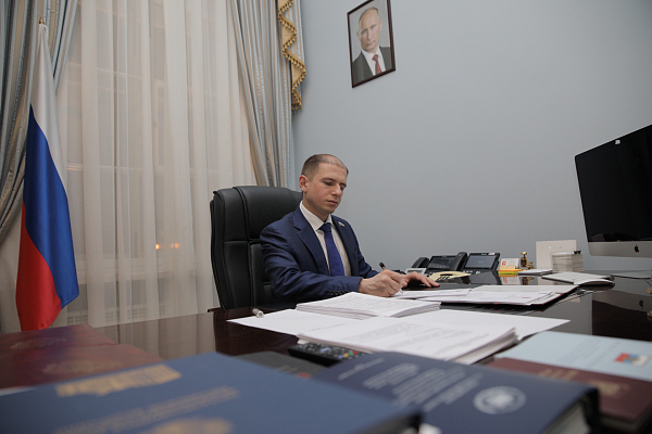Михаил Романов просит Генпрокурора взять на личный контроль расследование пожара на «Невской мануфактуре»