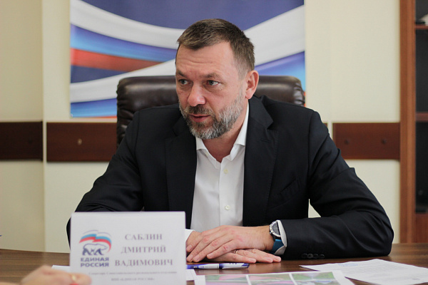 Дмитрий Саблин обсудил с жителями Любимовки благоустройство поселка