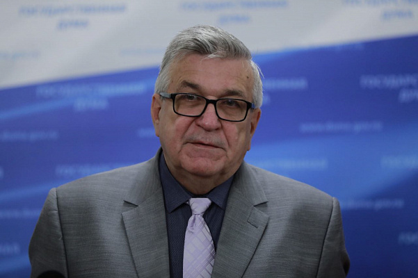 Михаил Тарасенко обратил внимание главы Минздрава на жалобы по занижению объявленной финансовой поддержки медикам