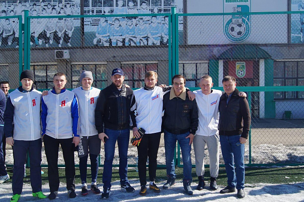 Александр Максимов принял участие в открытии турнира по мини-футболу 