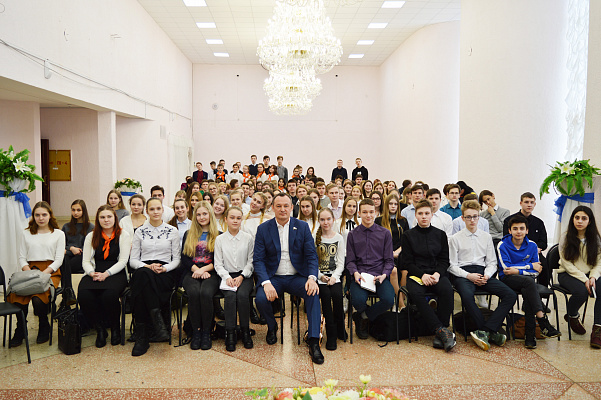Алексей Бурнашов принял участие в  школьных пресс-конференциях с юными корреспондентами Пермского края