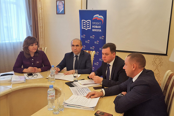 Лариса Тутова провела заседание регионального общественного совета в Ростове-на-Дону
