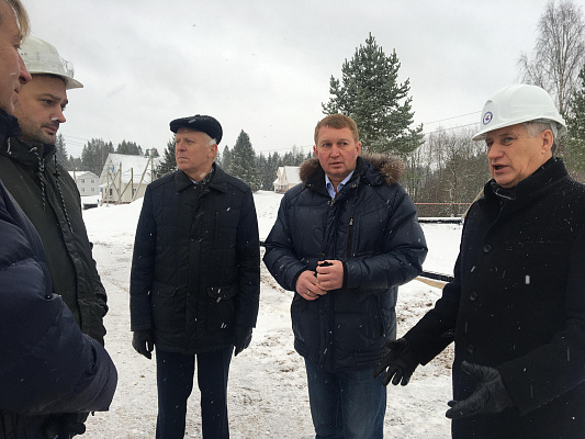 Алексей Канаев проверил ход строительства физкультурно - оздоровительного комплекса открытого типа в центре лыжной подготовки Карпово