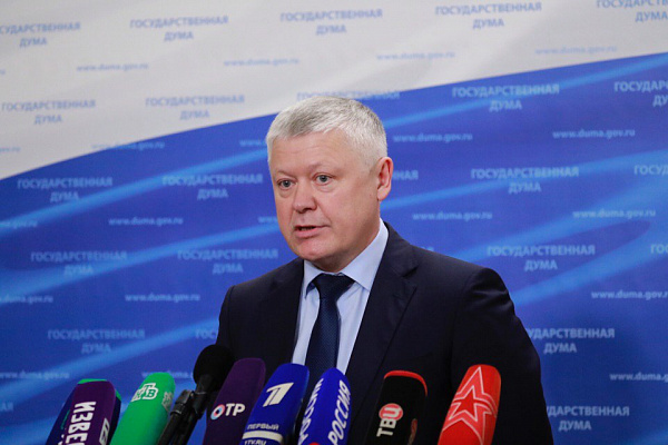 Василий Пискарев внес пакет законопроектов о дополнительных мерах противодействия угрозам национальной безопасности