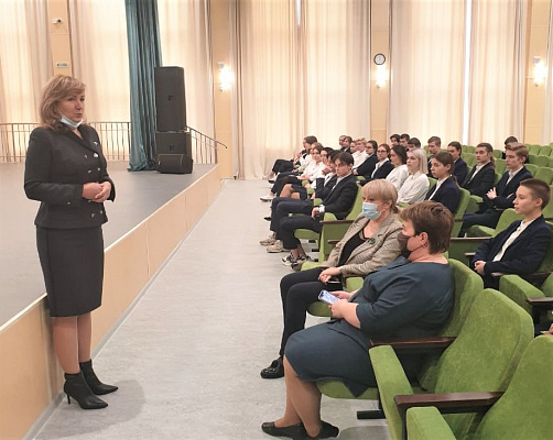 Лариса Тутова встретилась со старшеклассниками г. Королева