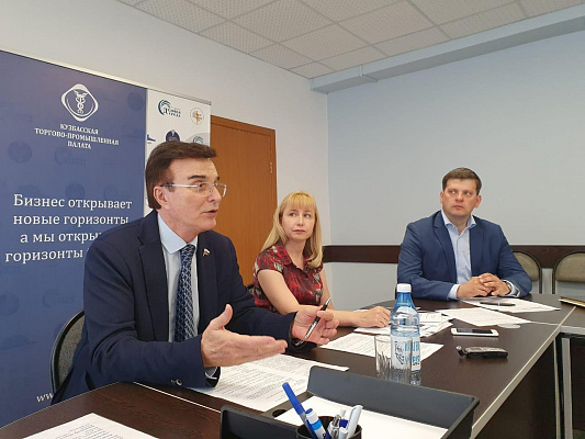 Александр Максимов обсудил в регионе практическое значение изменений в законодательство о долевом строительстве
